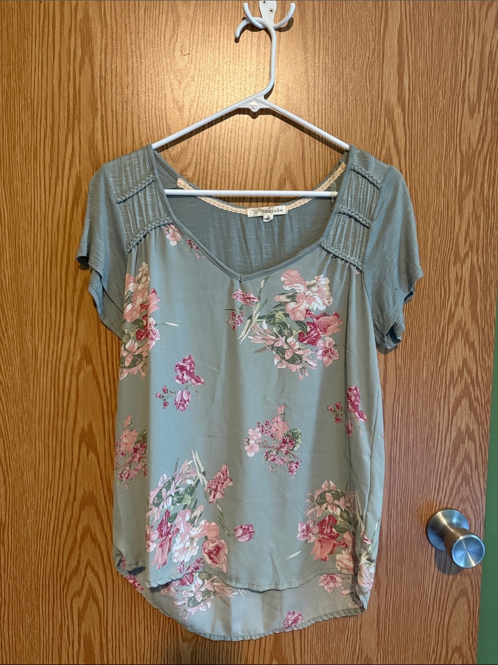 Rewind Sage Green Floral Short-Sleeve V-Neck Top